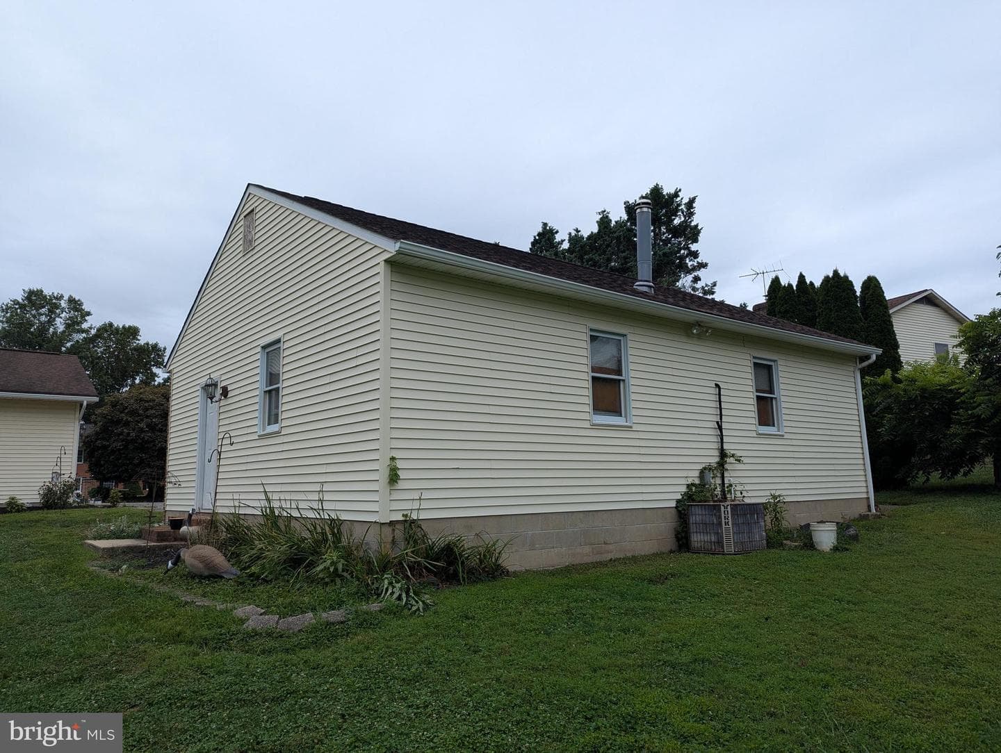 1921 Twin Lakes Drive photo 8