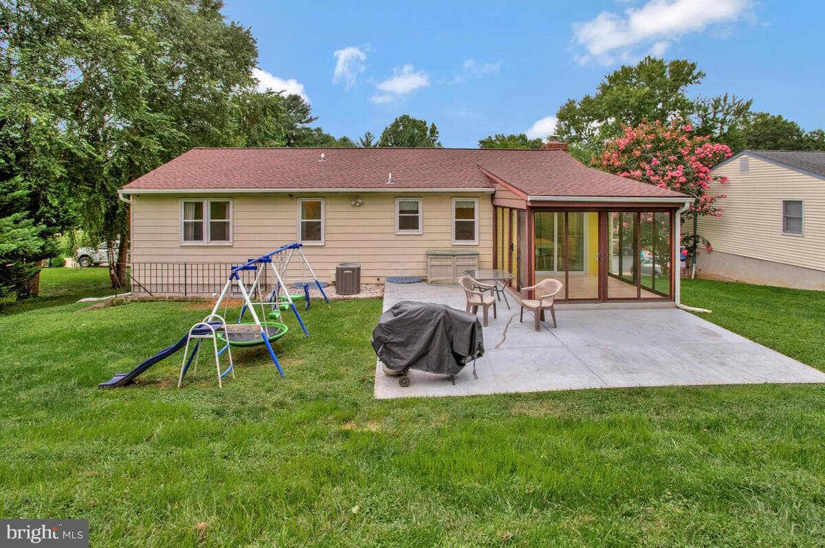 12 Overbrook Lane photo 37
