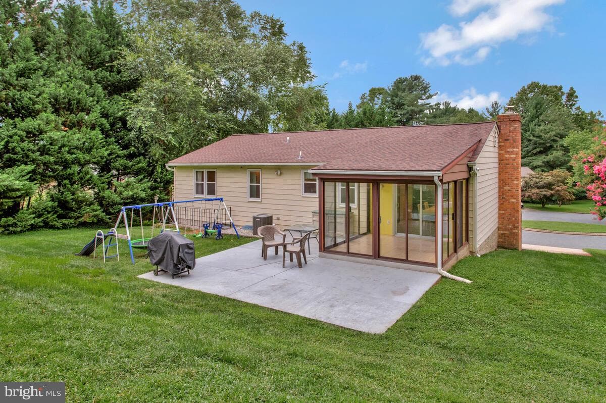 12 Overbrook Lane photo 38