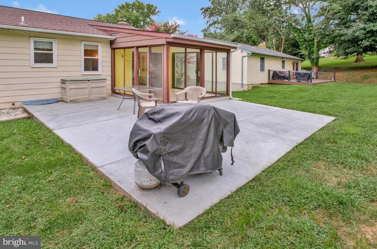 12 Overbrook Lane photo 40
