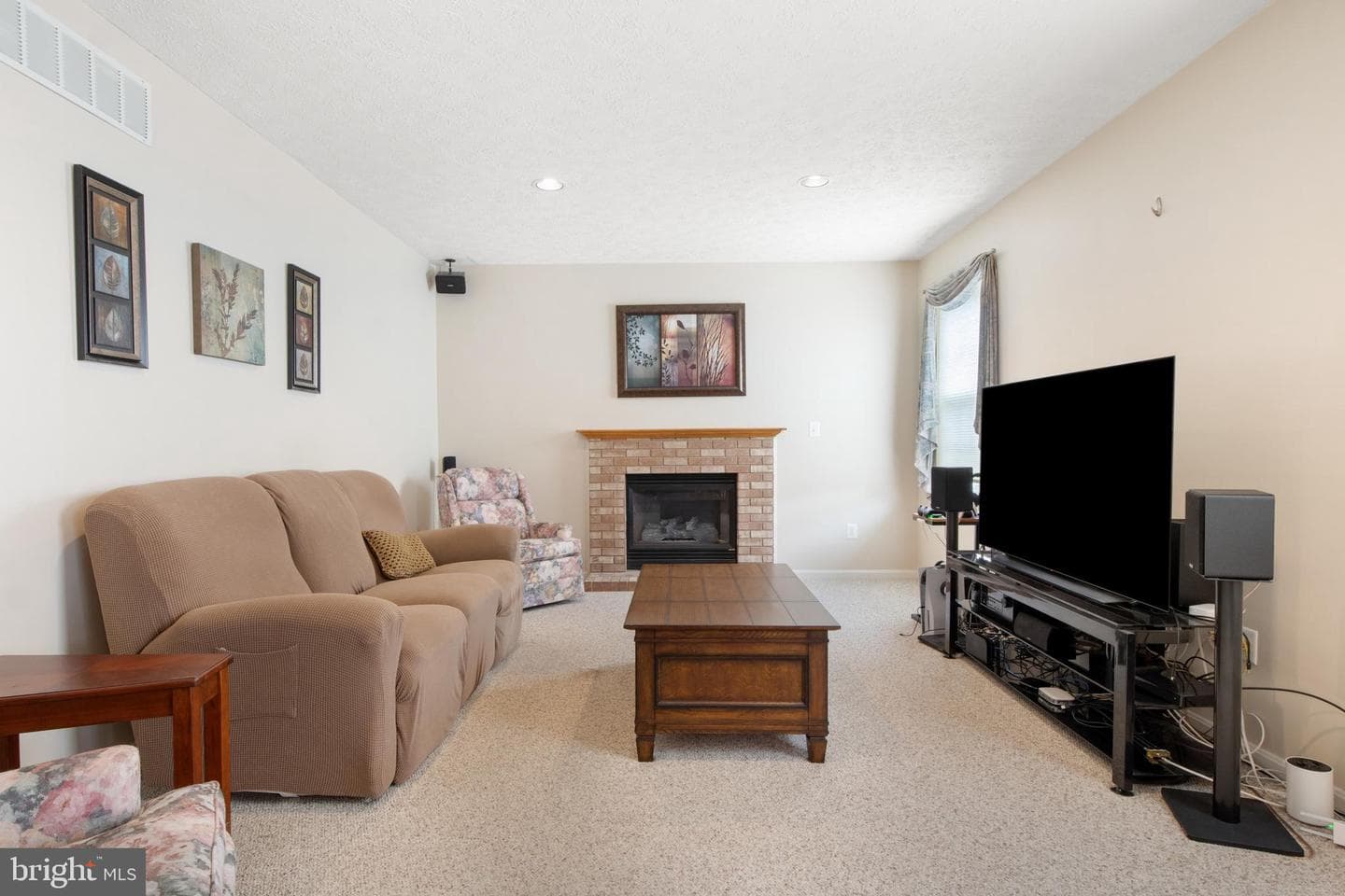 730 Hollywood Place photo 12