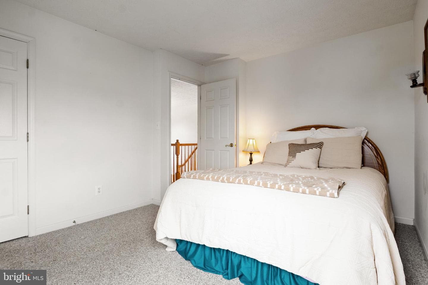 730 Hollywood Place photo 30