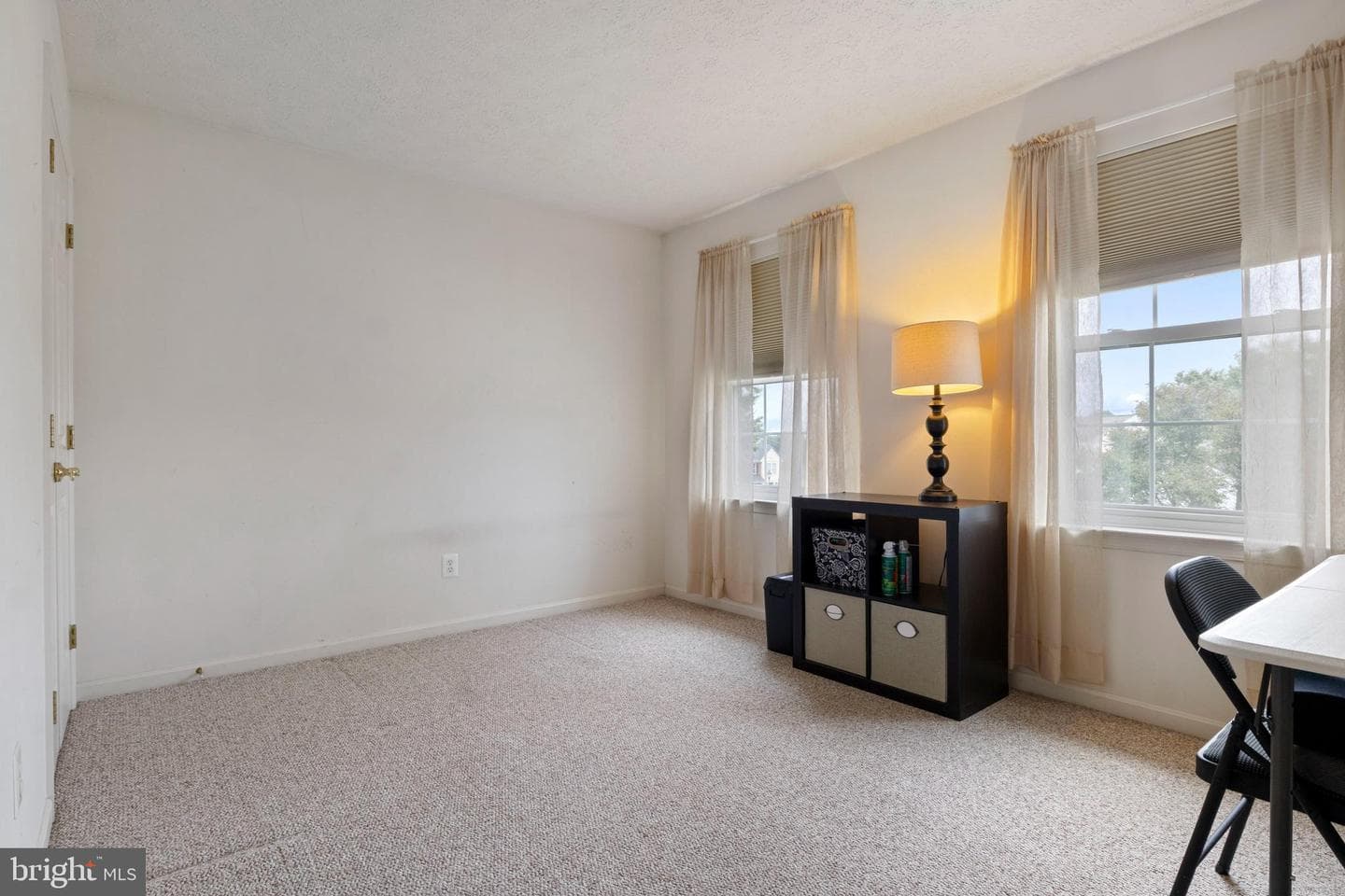 730 Hollywood Place photo 32