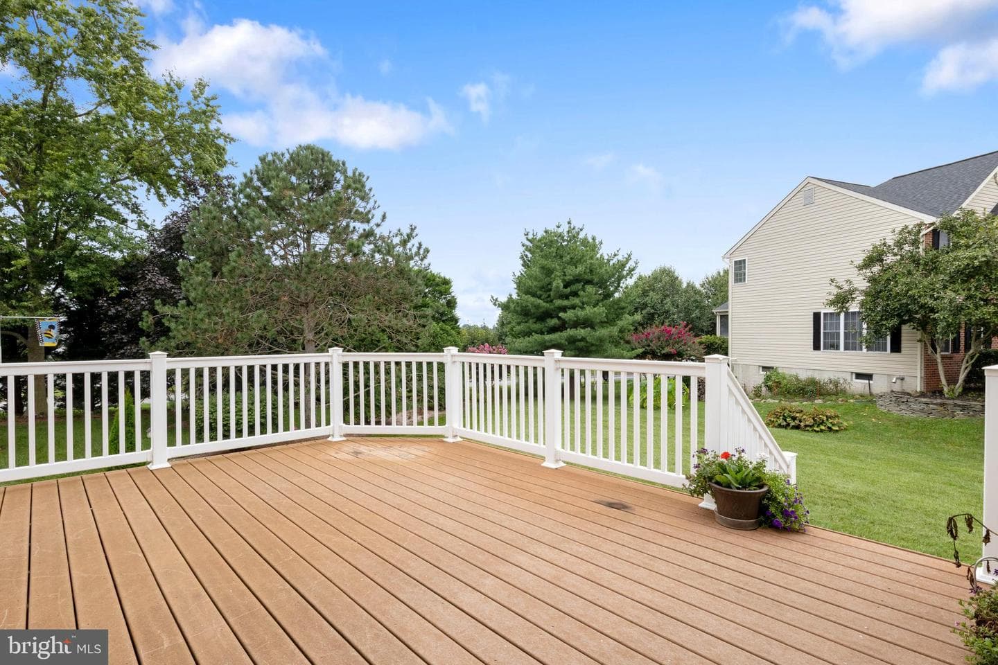 730 Hollywood Place photo 47