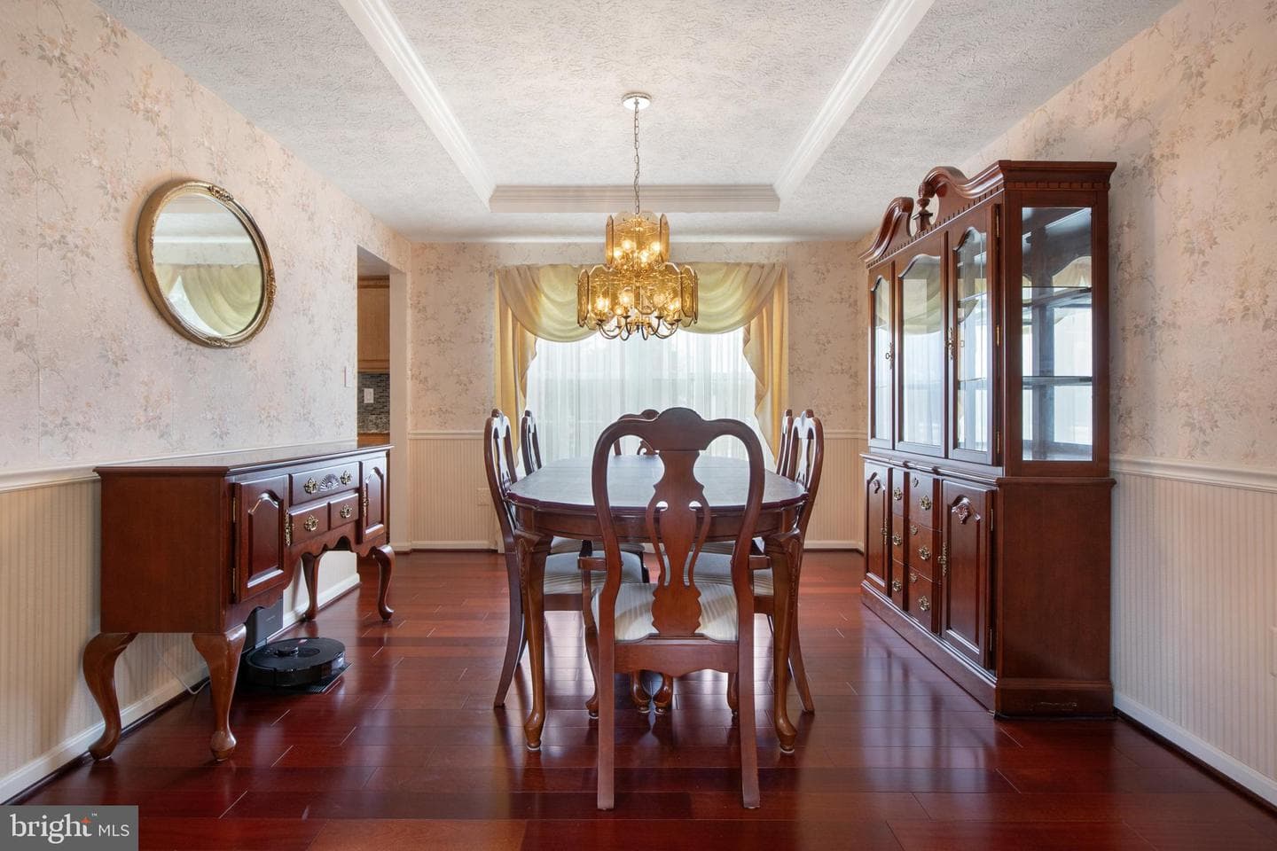 730 Hollywood Place photo 9