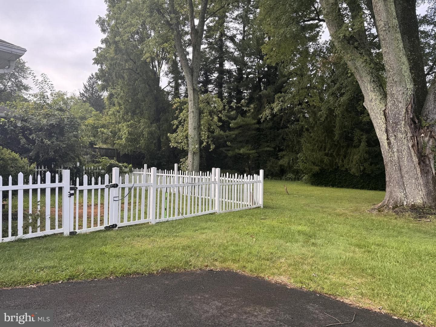 302 S Fountain Green Road photo 15