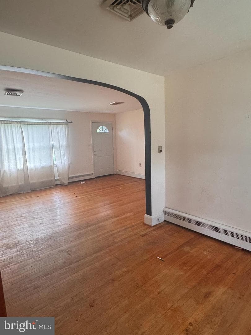 302 S Fountain Green Road photo 4