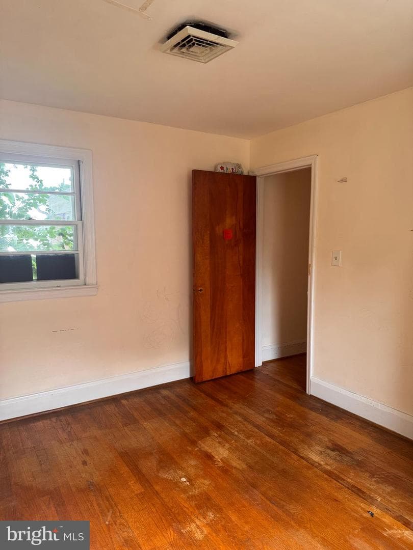 302 S Fountain Green Road photo 8
