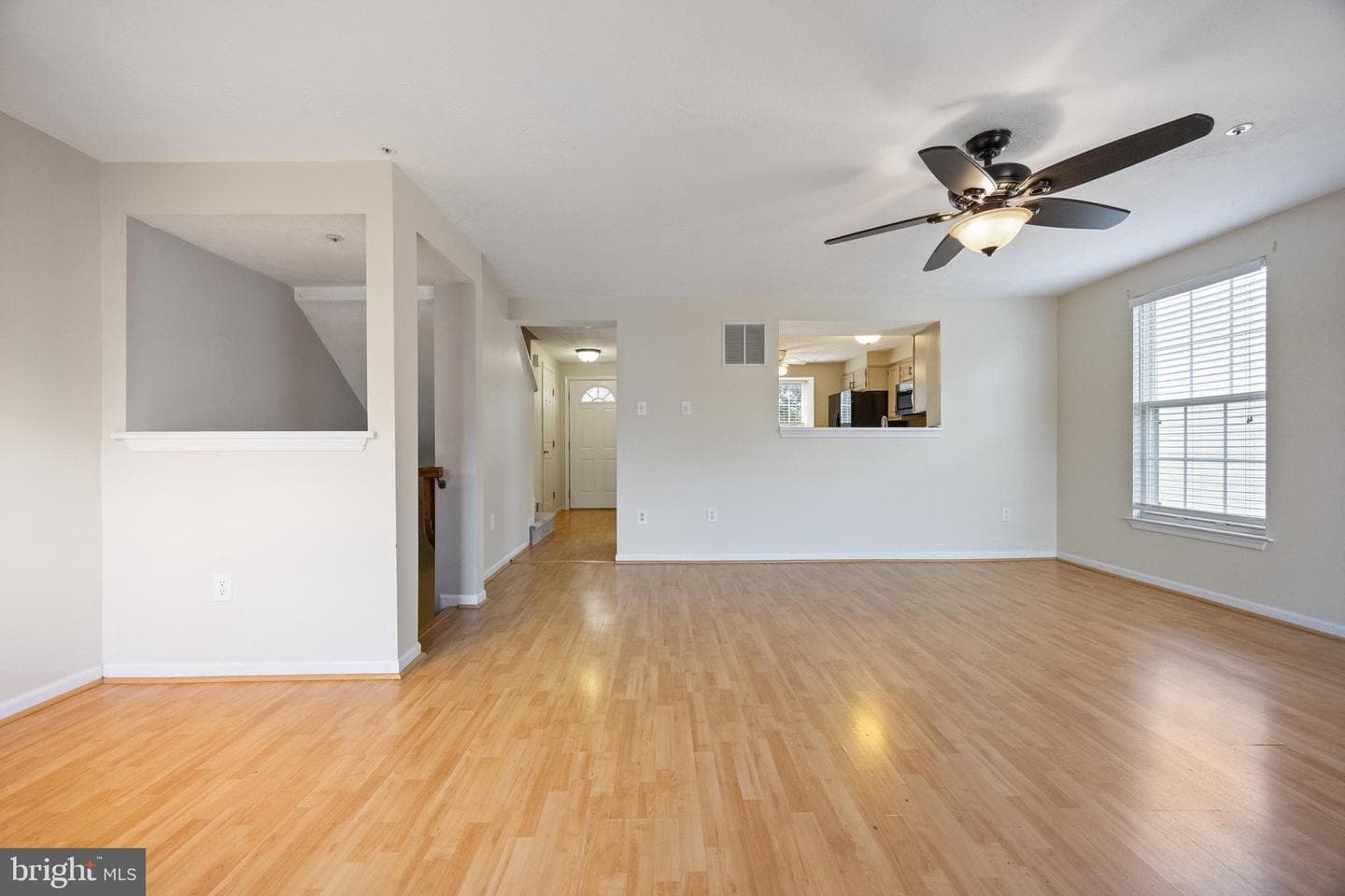 914 Gainsborough Court #914 photo 13