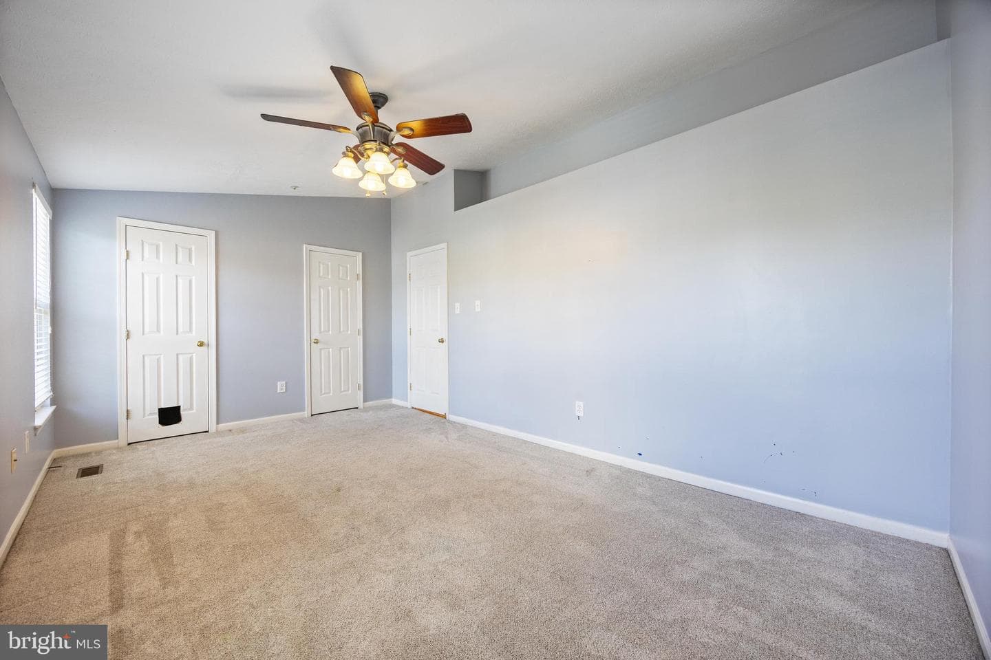 914 Gainsborough Court #914 photo 17