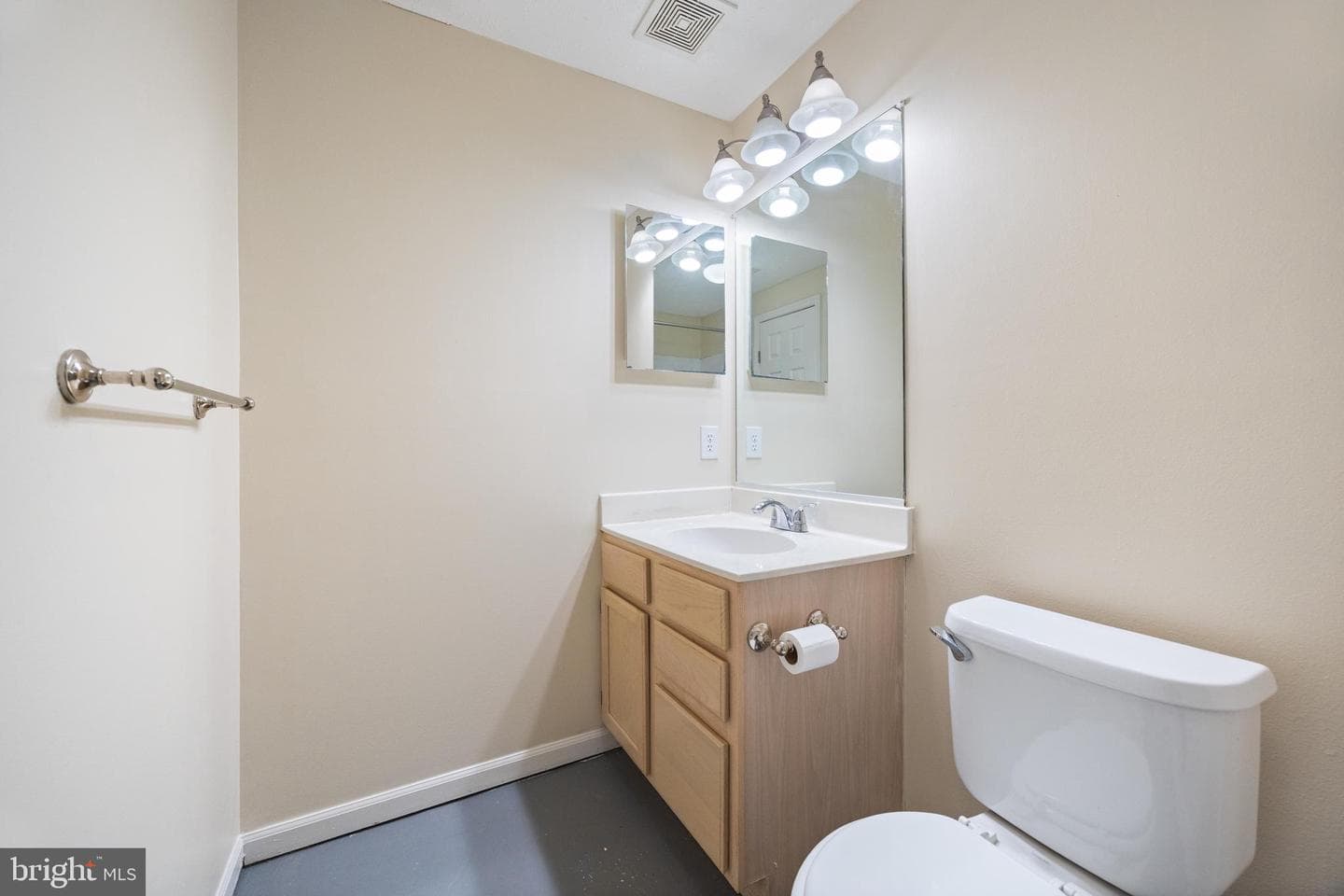 914 Gainsborough Court #914 photo 24