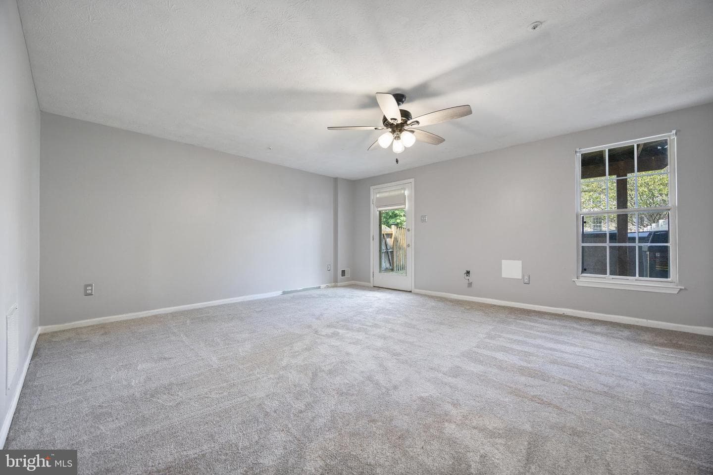 914 Gainsborough Court #914 photo 27