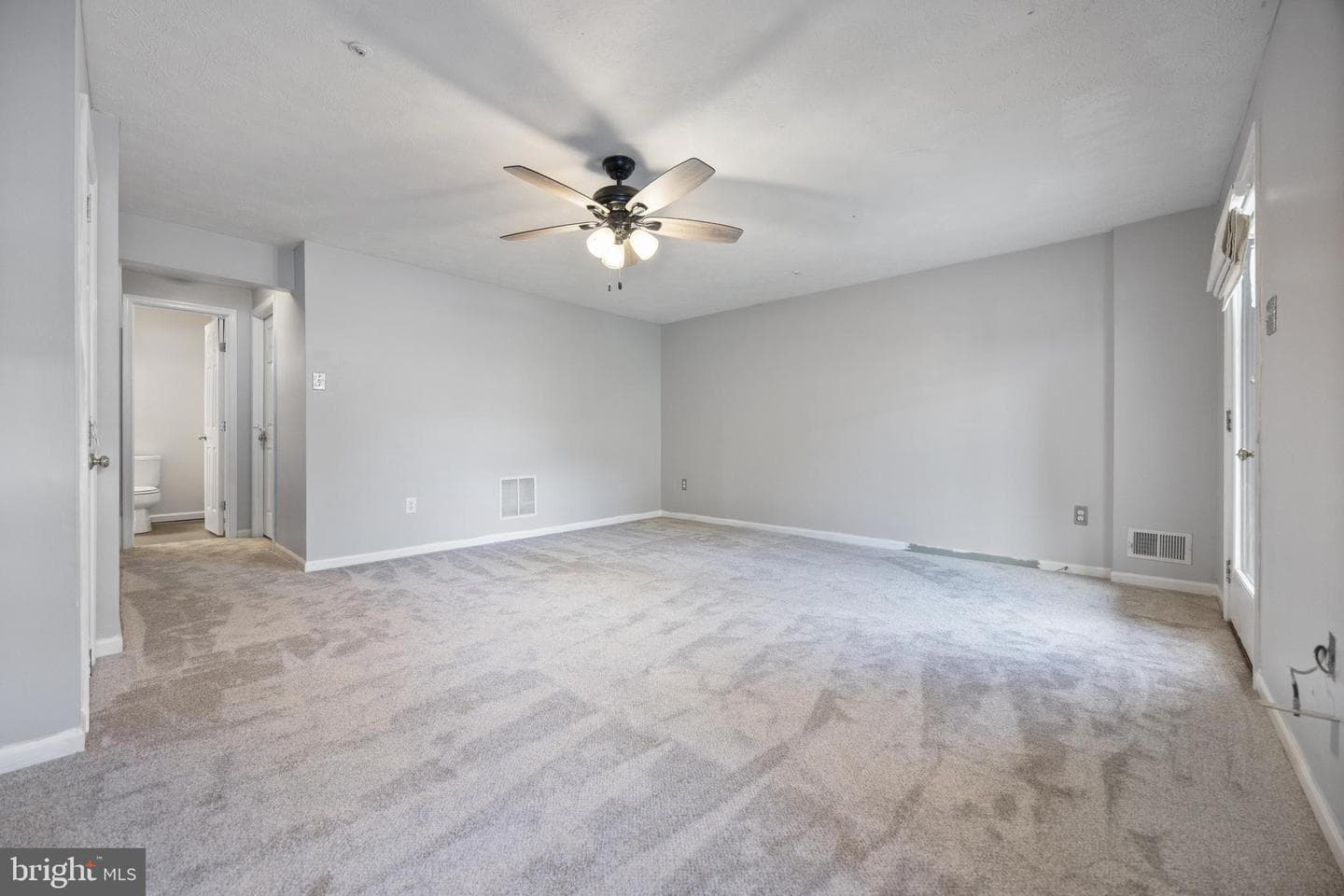914 Gainsborough Court #914 photo 28