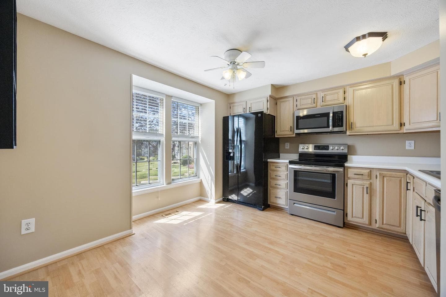 914 Gainsborough Court #914 photo 4