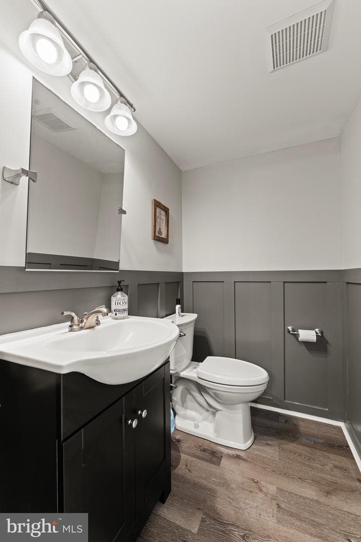 1223 Athens Court photo 14