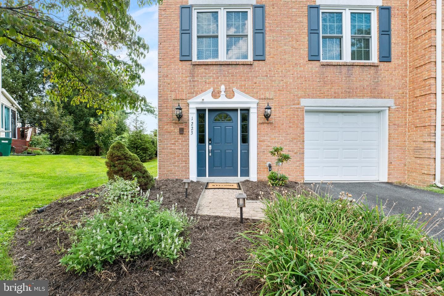 1223 Athens Court photo 4