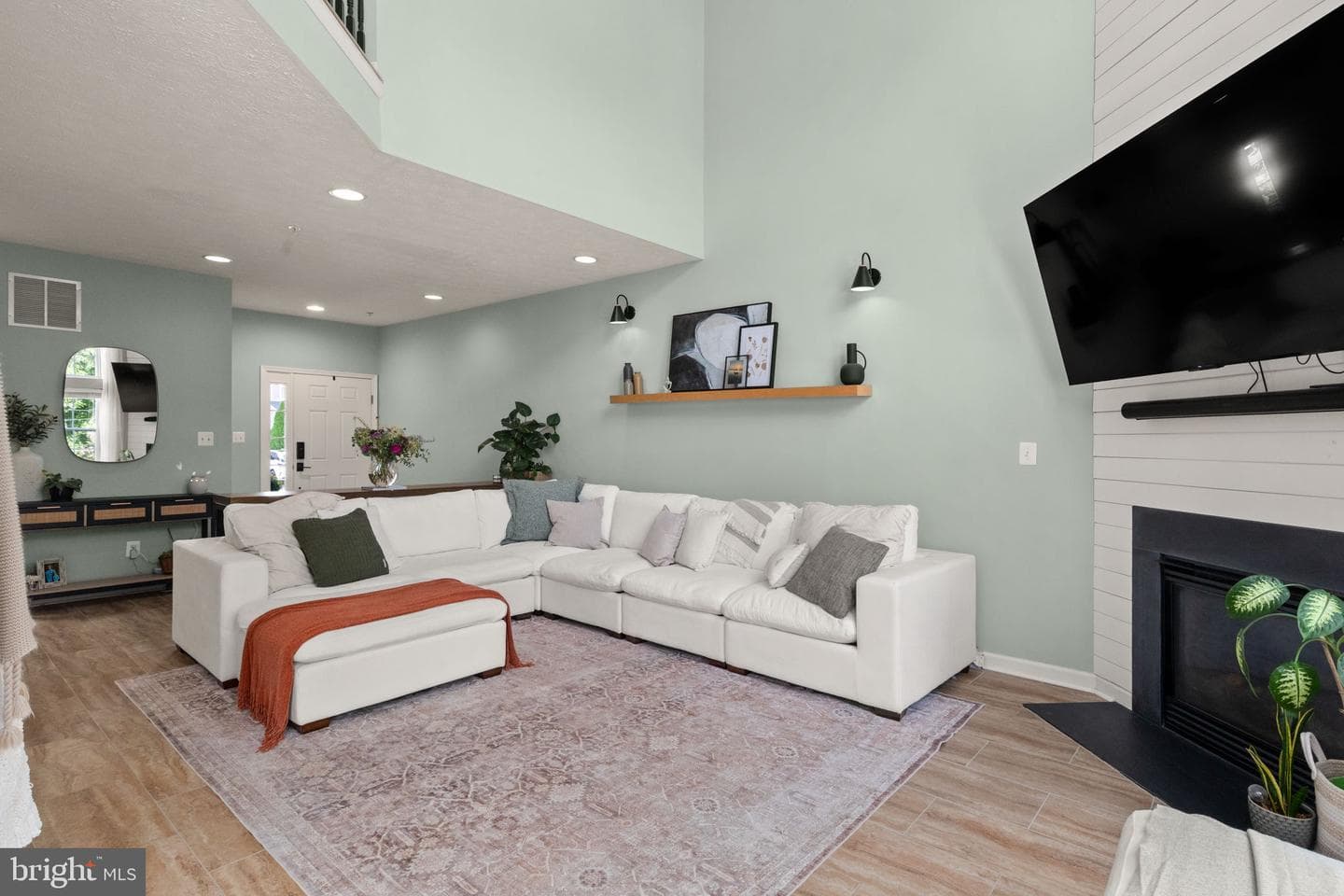 3110 Woodspring Drive photo 2