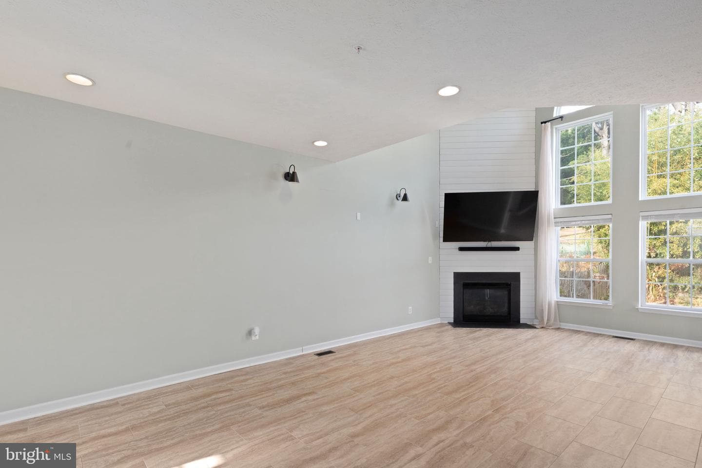 3110 Woodspring Drive photo 4