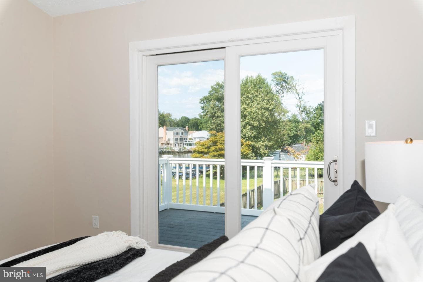 645 Shore Drive photo 13