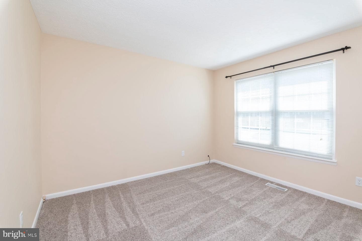 645 Shore Drive photo 17
