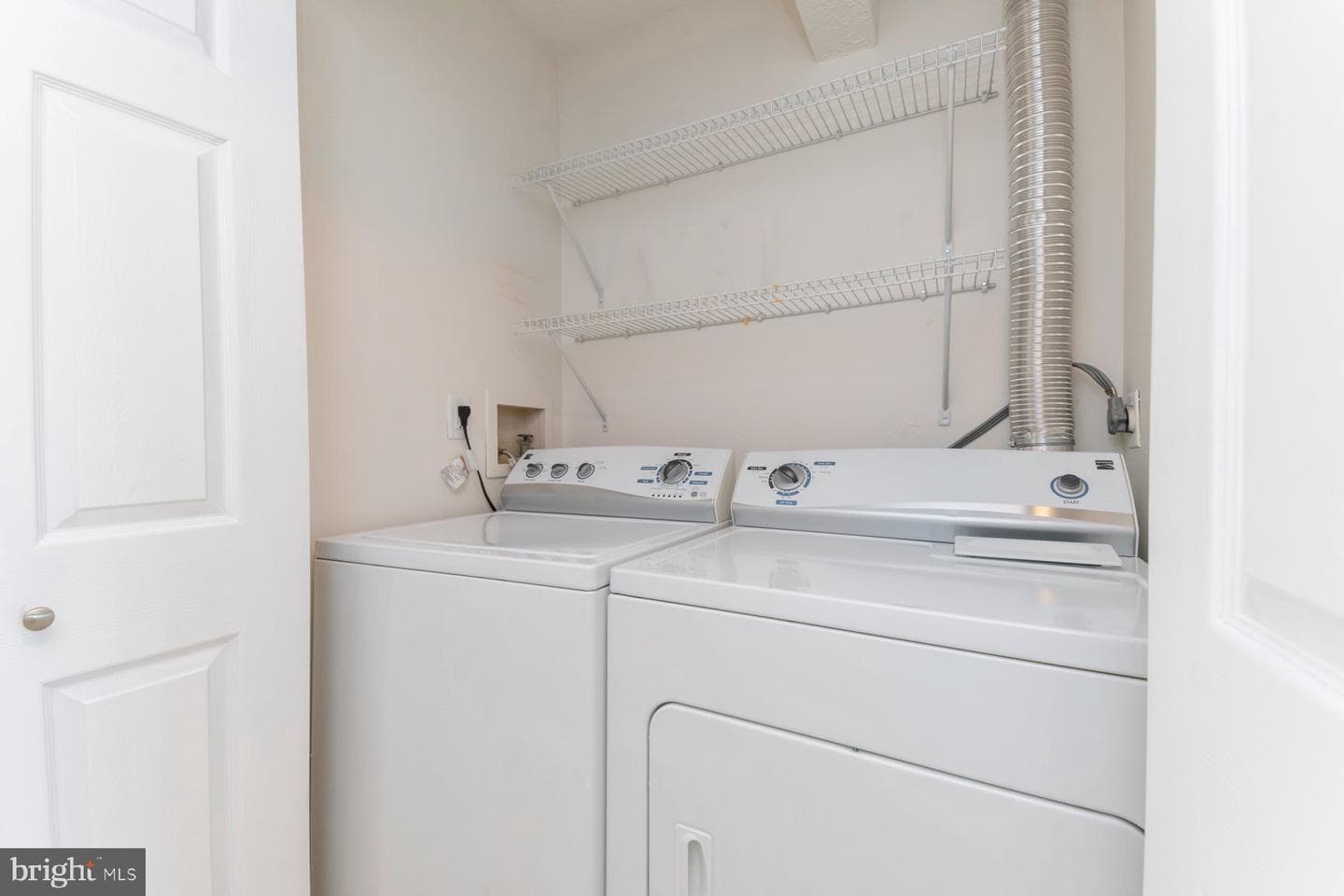645 Shore Drive photo 9