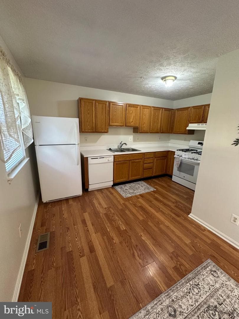 368 Center Deen Avenue photo 4