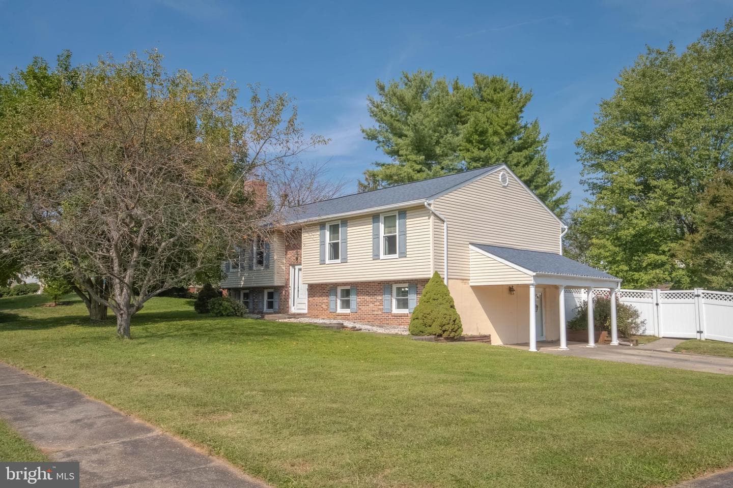 1316 Ipswich Drive photo 1