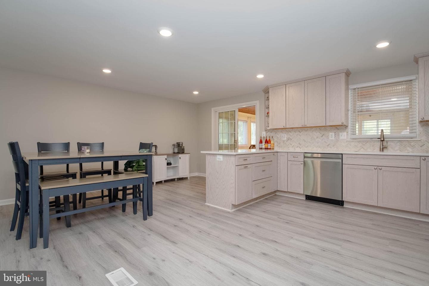 1316 Ipswich Drive photo 8