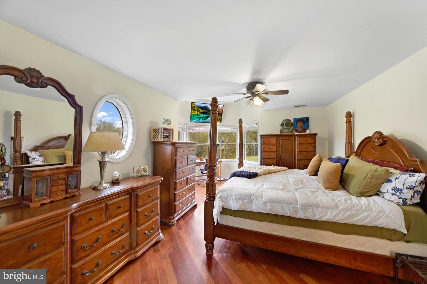 760 Gilbert Road photo 32
