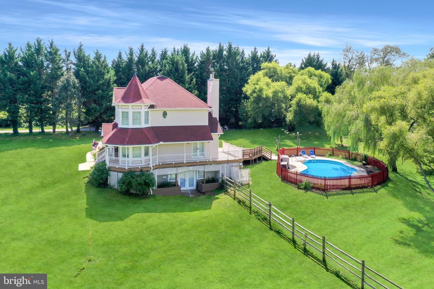 760 Gilbert Road photo 6