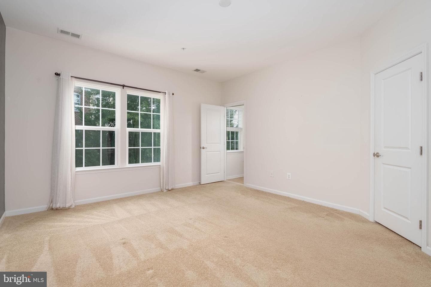400 Cahill Road photo 19