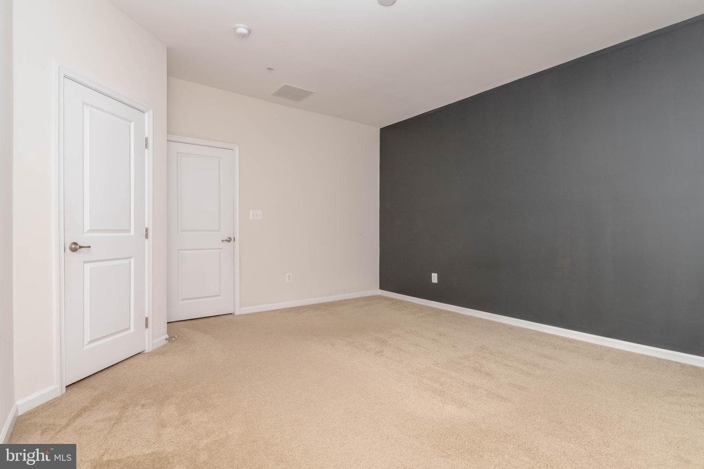 400 Cahill Road photo 20