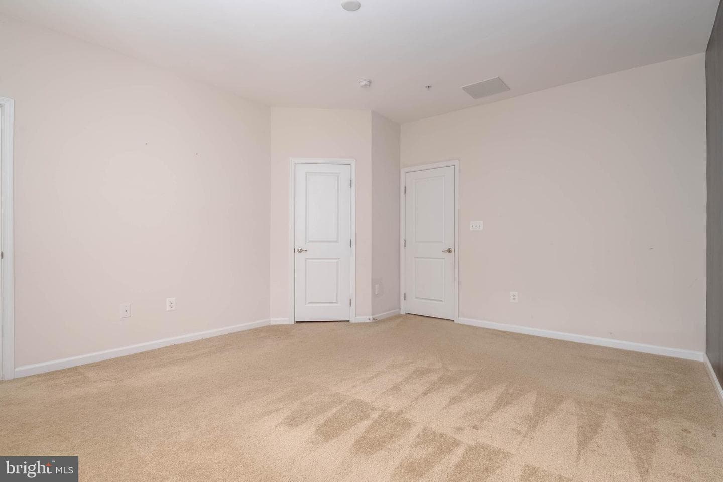 400 Cahill Road photo 21