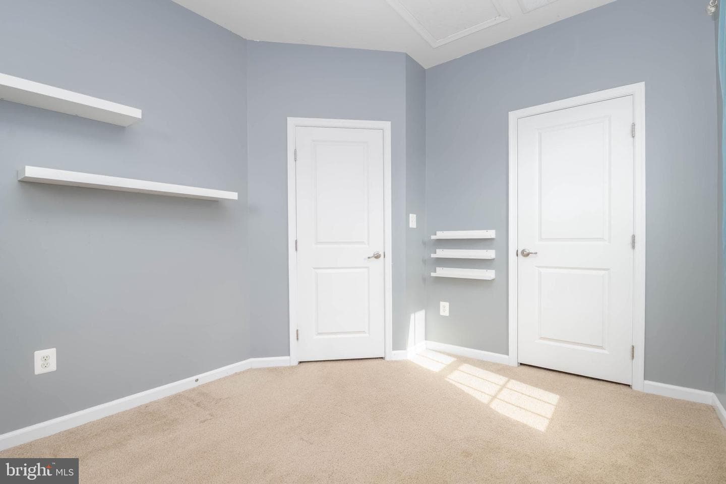 400 Cahill Road photo 28