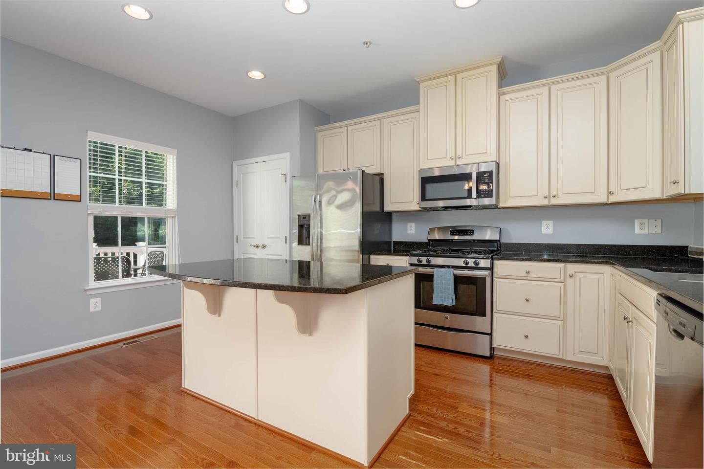 400 Cahill Road photo 6