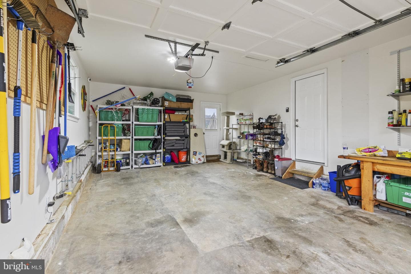 711 Eastwood Court photo 23