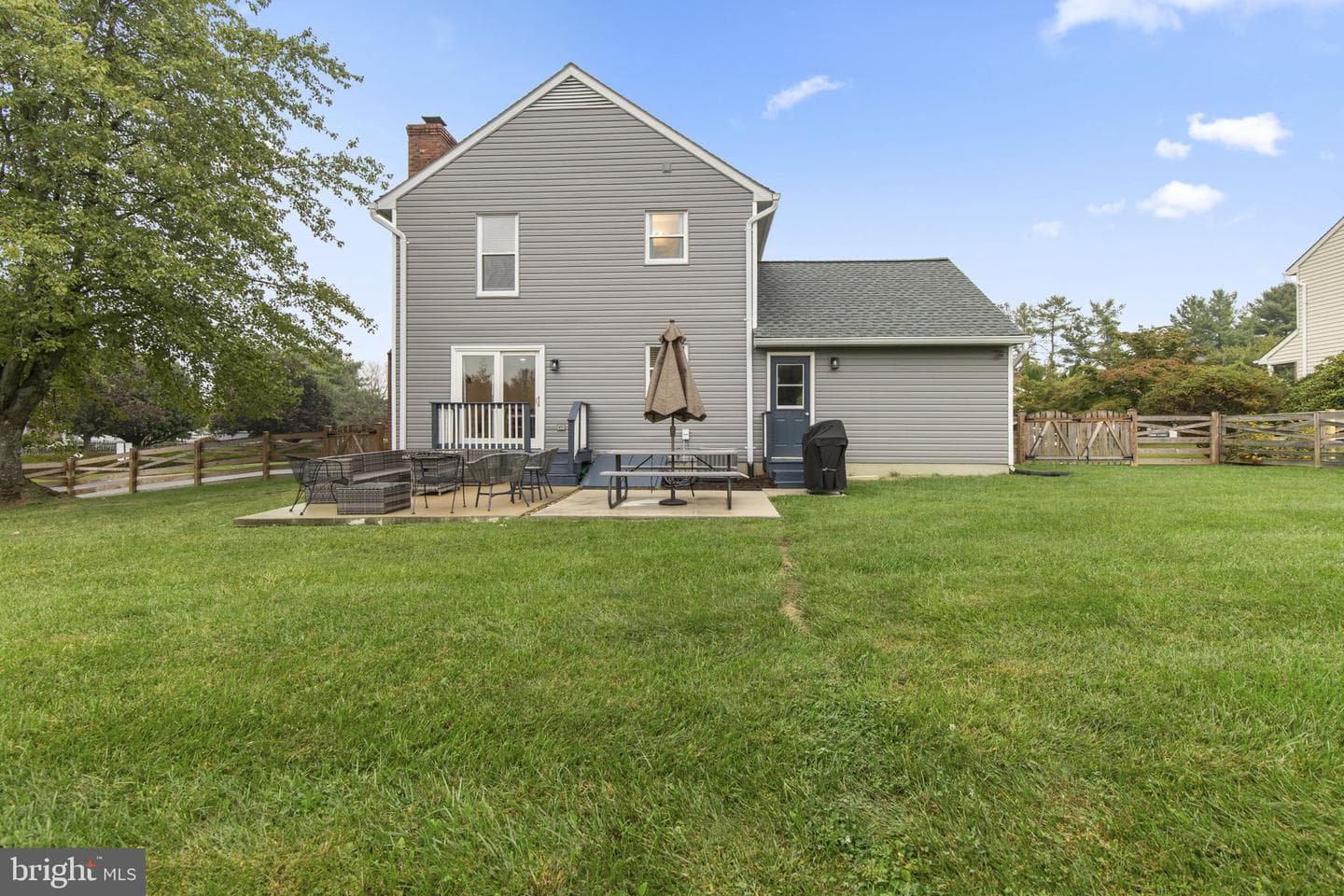 711 Eastwood Court photo 25