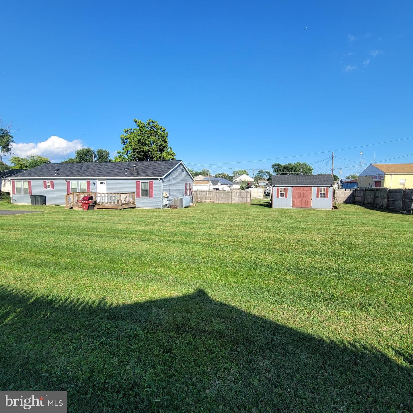 726 Girard Street photo 4
