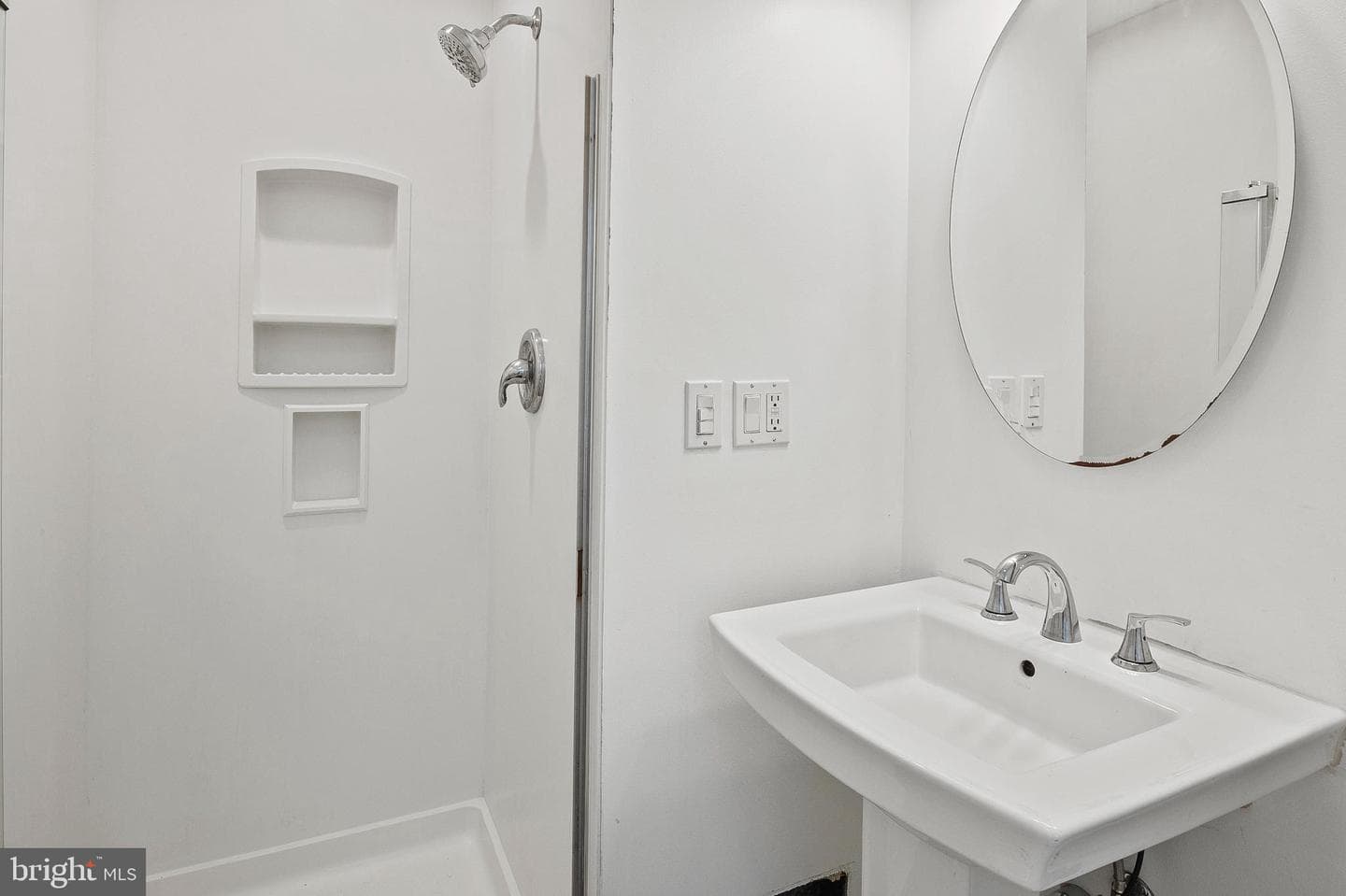 400 Idlewild Road photo 20