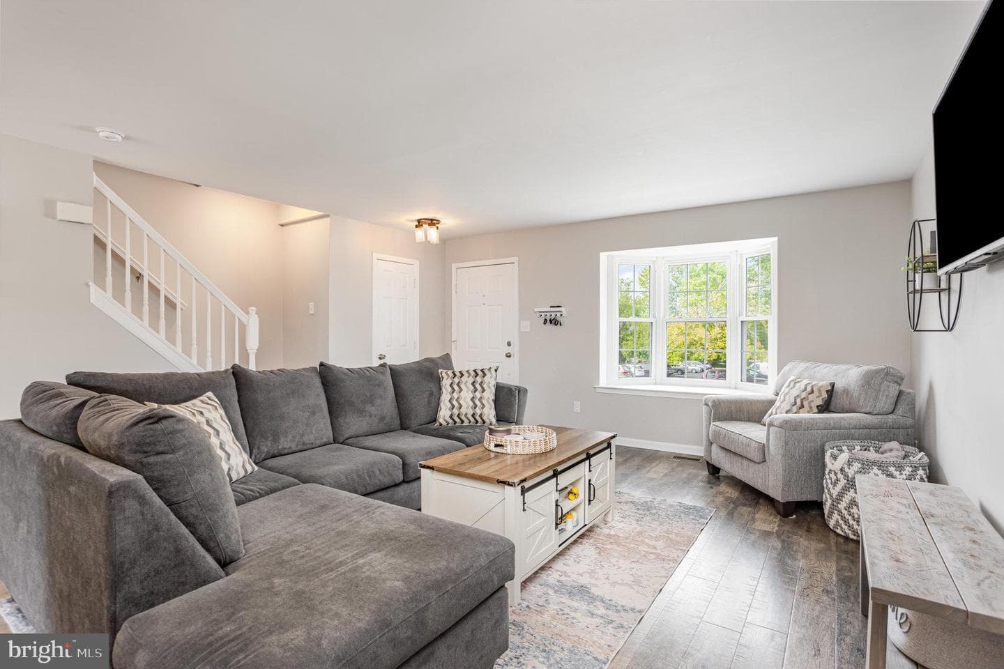 333 Sunray Court photo 4