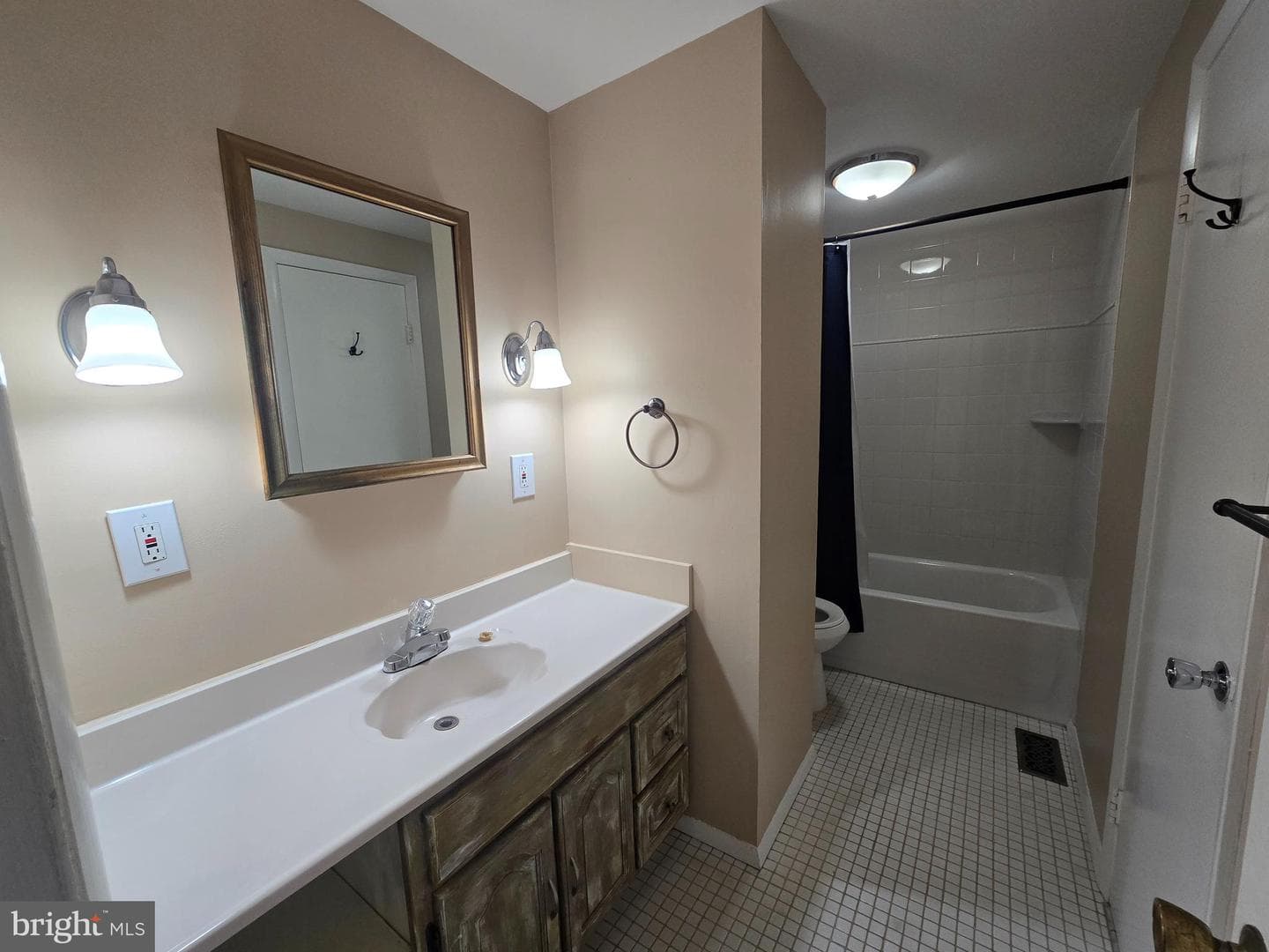 304 Avedon Court photo 25