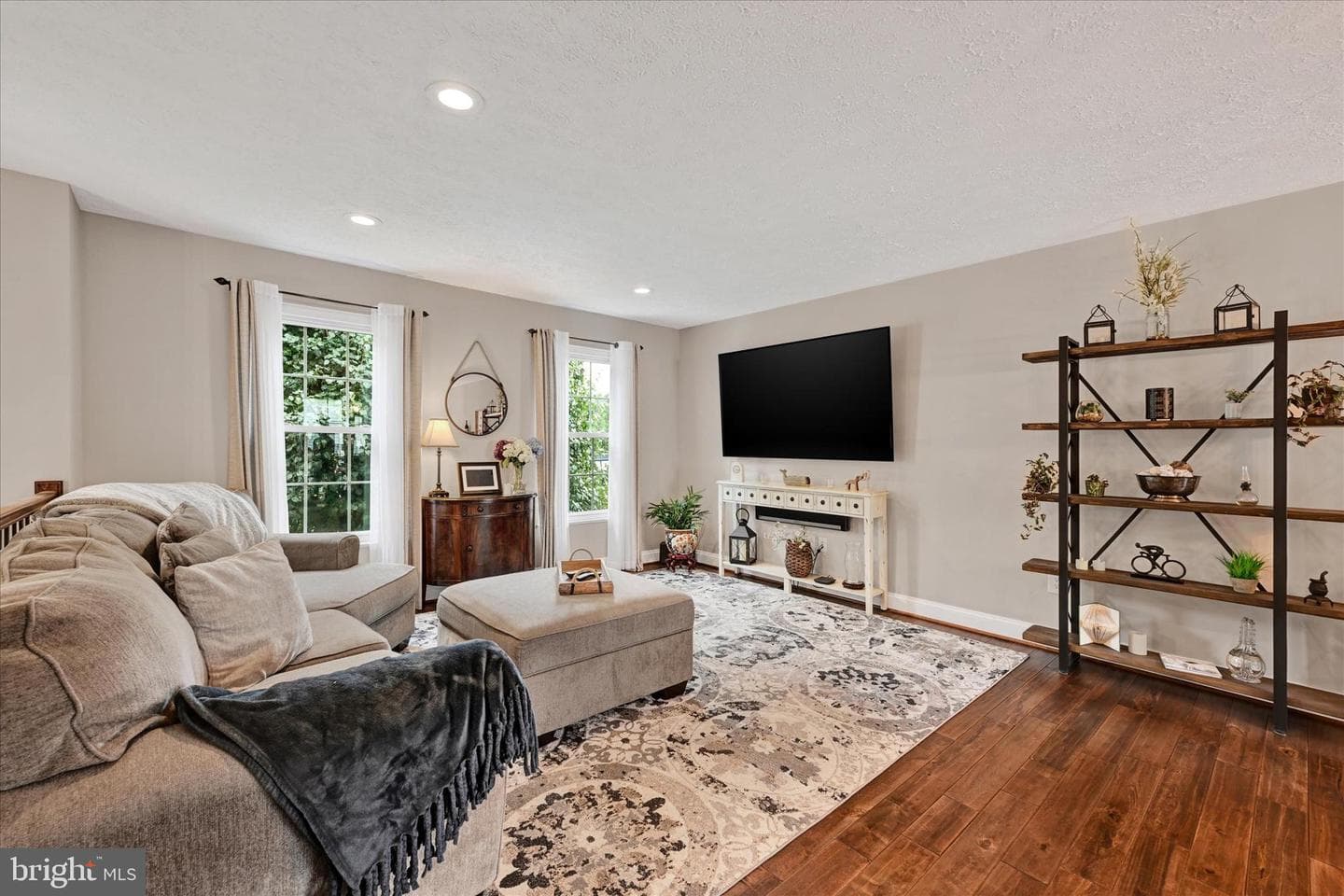 3134 Laurel View Drive photo 4