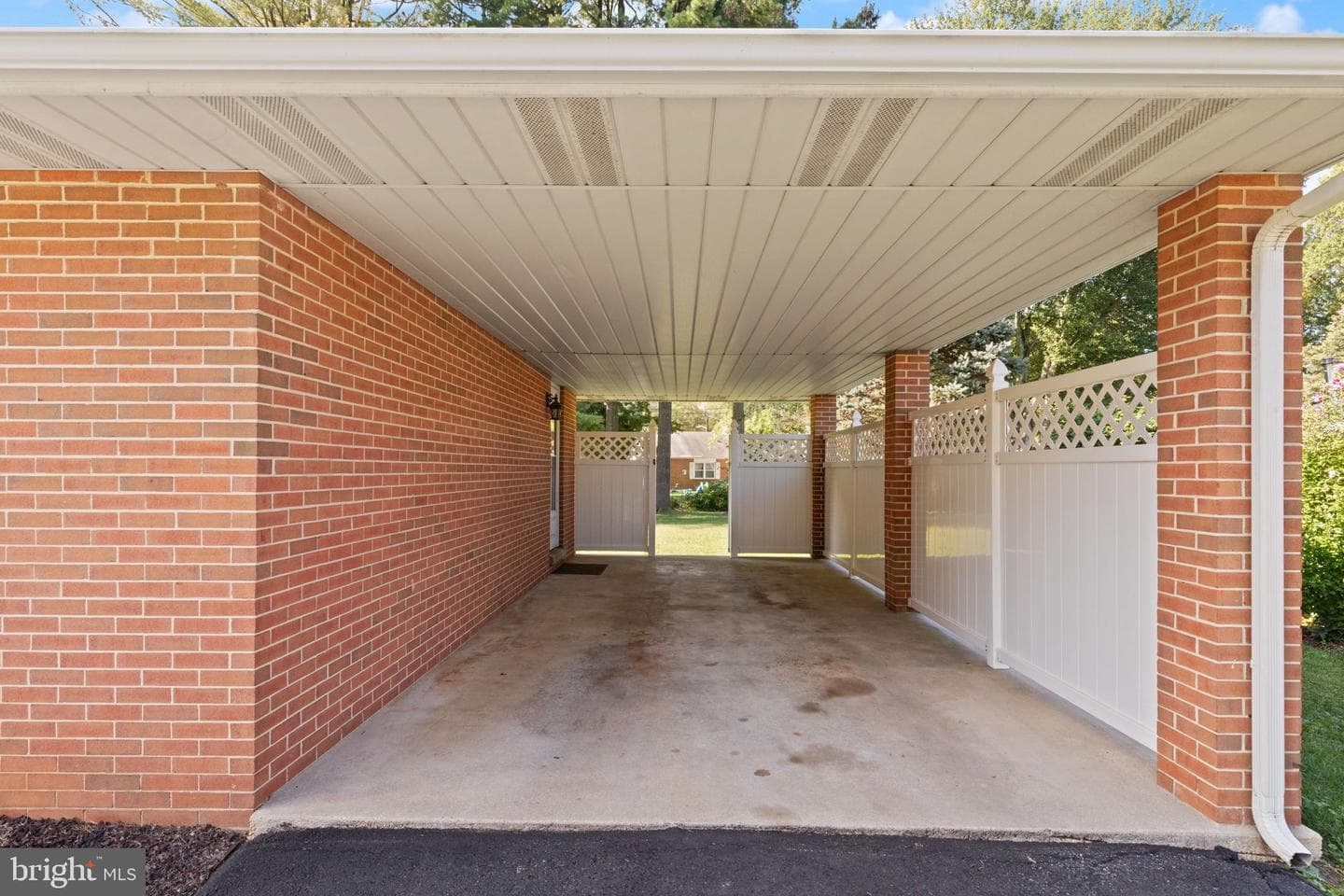 752 Roland Avenue photo 3