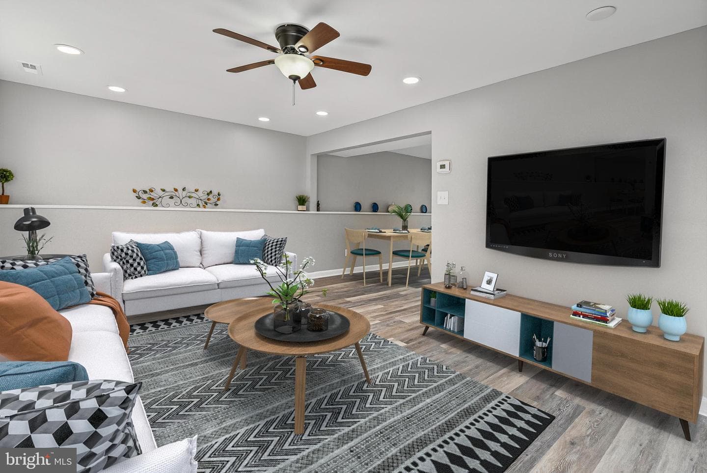 130 Ravenswood Court photo 11