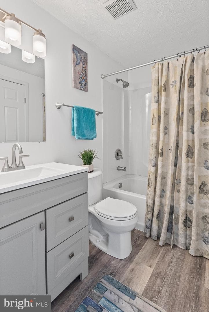 130 Ravenswood Court photo 17