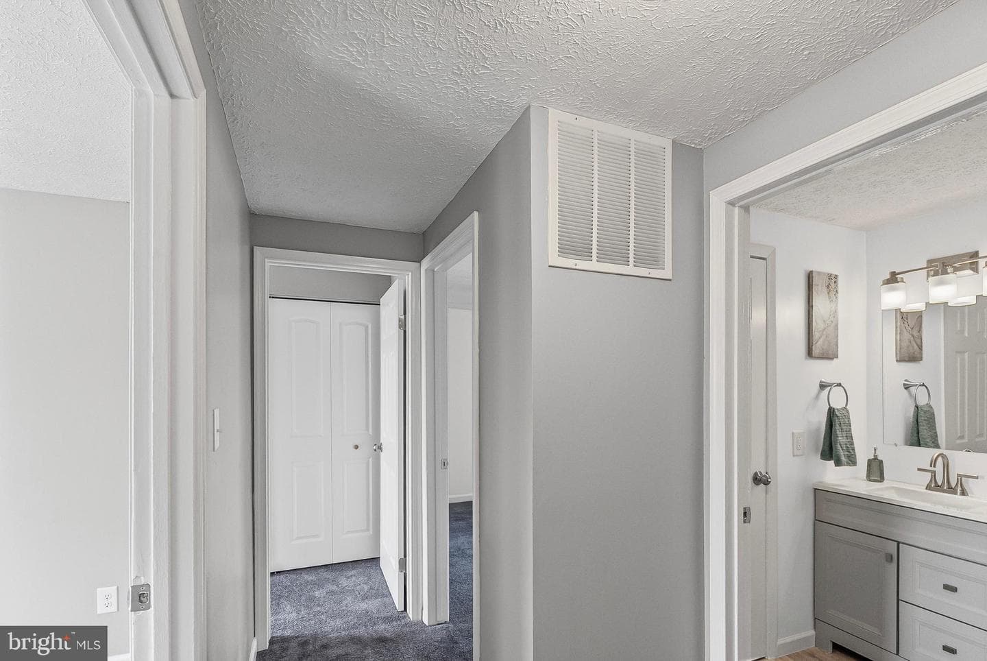 130 Ravenswood Court photo 23