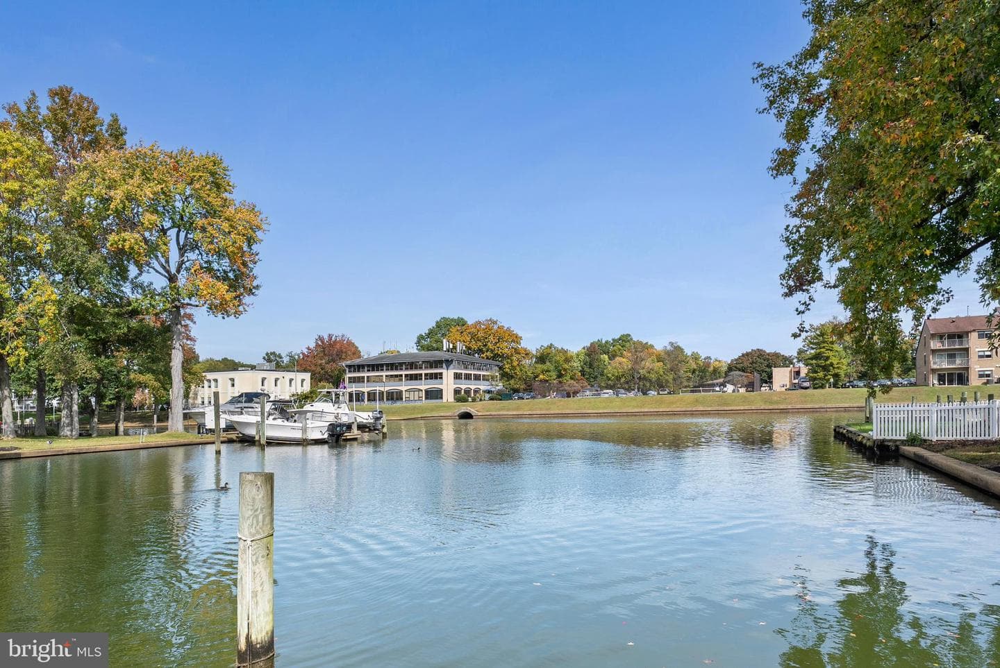 130 Ravenswood Court photo 28