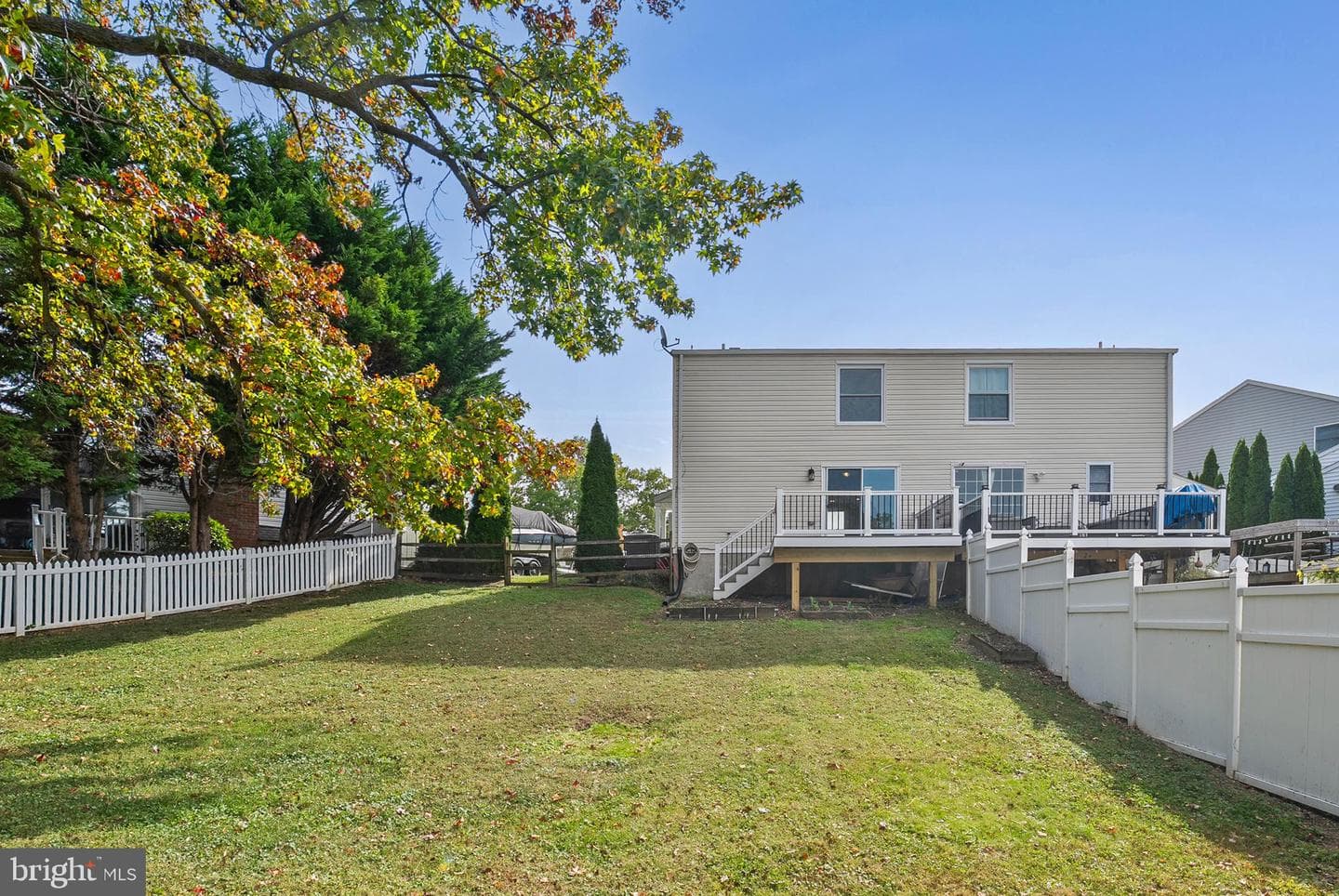 130 Ravenswood Court photo 32