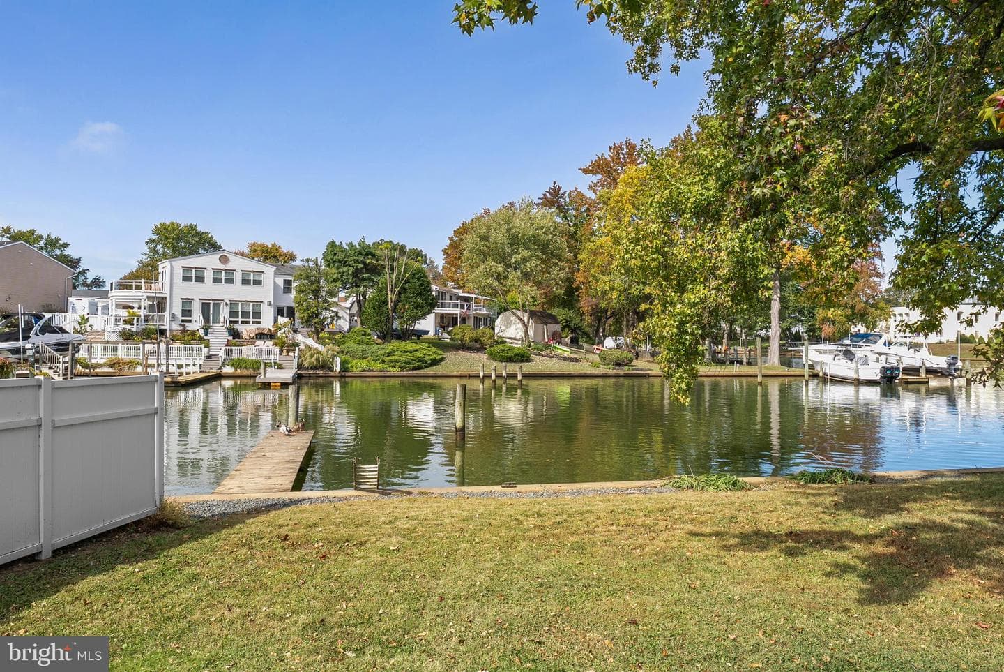 130 Ravenswood Court photo 34