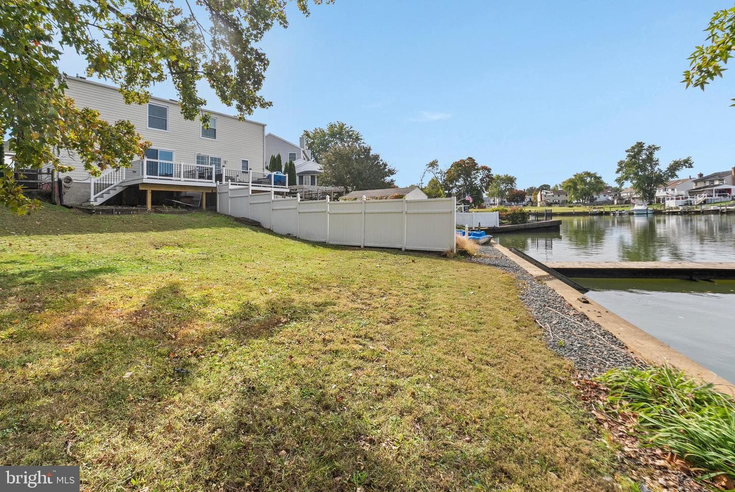 130 Ravenswood Court photo 37